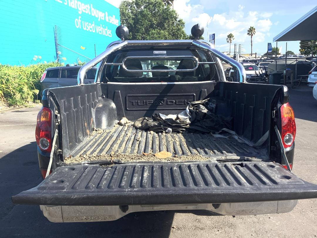 Photo '12' of Mitsubishi Triton D/CAB GL