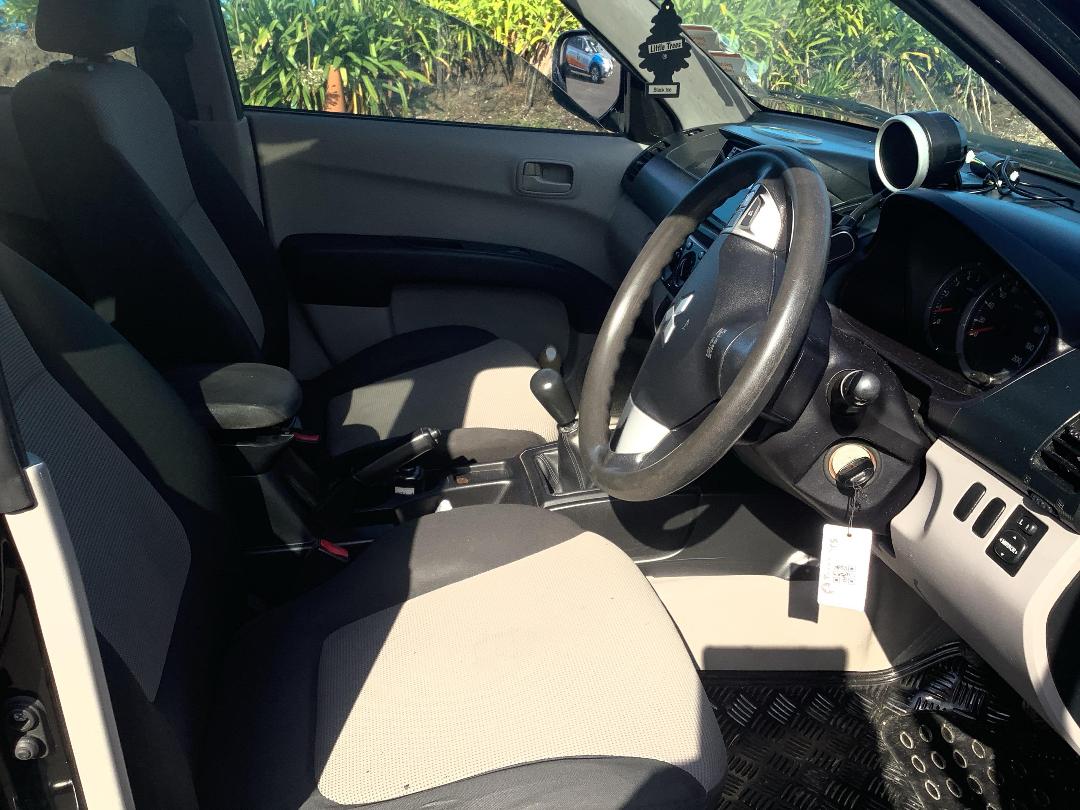 Photo '9' of Mitsubishi Triton D/CAB GL