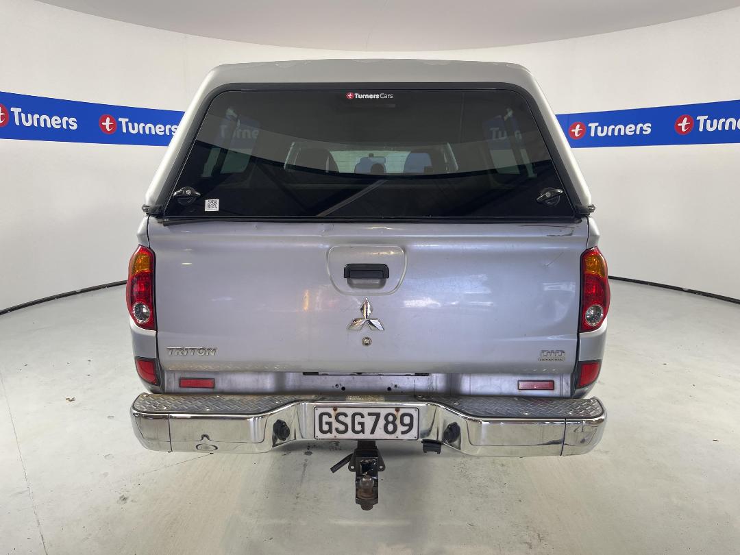 Photo '6' of Mitsubishi Triton