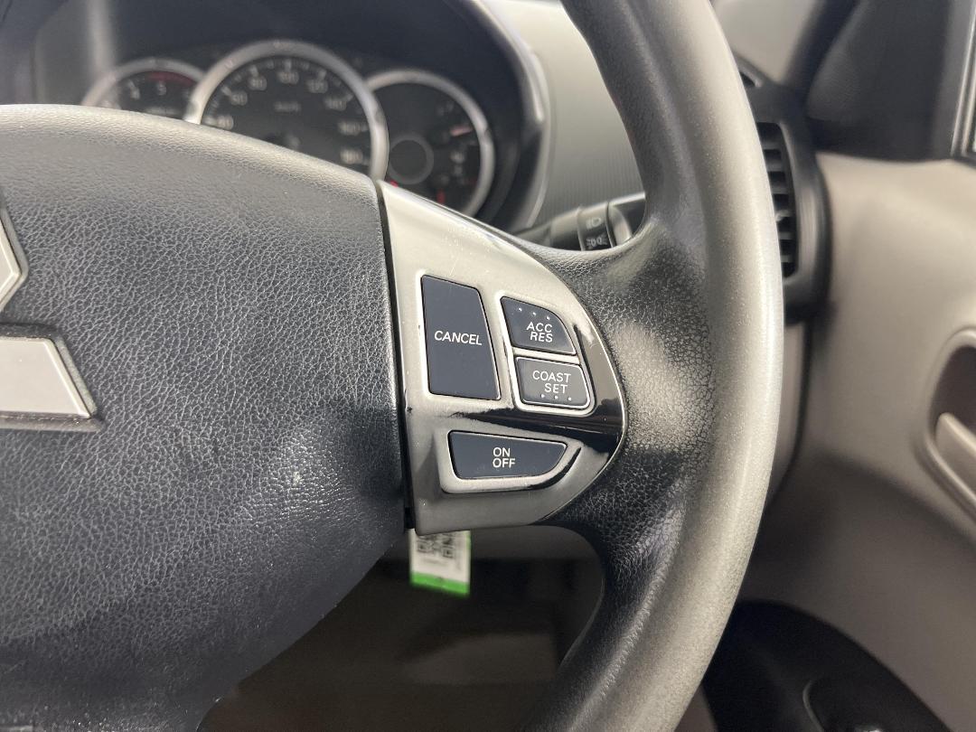 Photo '22' of Mitsubishi Triton