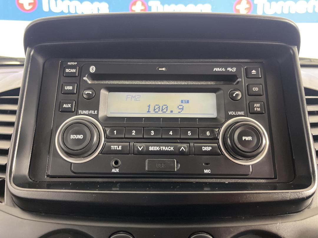 Photo '23' of Mitsubishi Triton