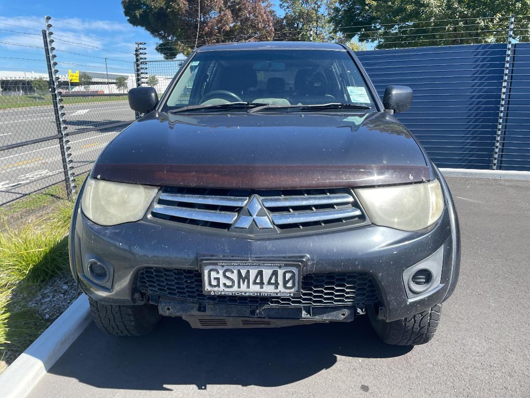 Photo '2' of Mitsubishi Triton D/CAB GLX