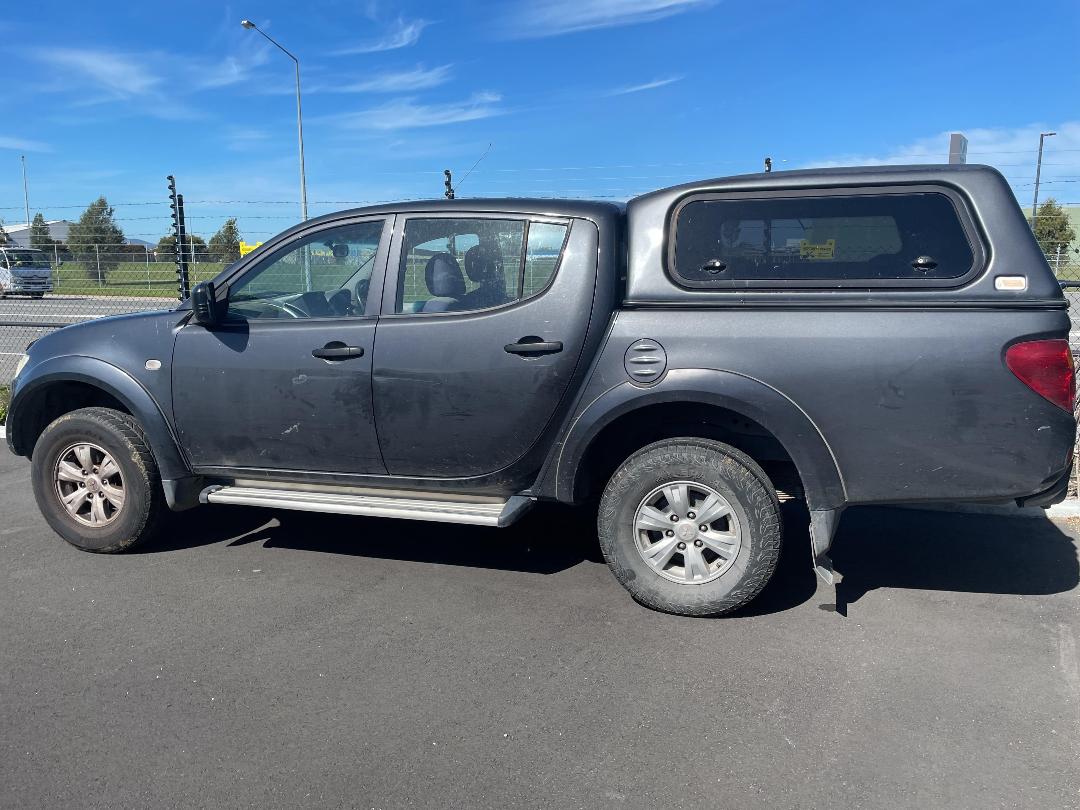 Photo '4' of Mitsubishi Triton D/CAB GLX