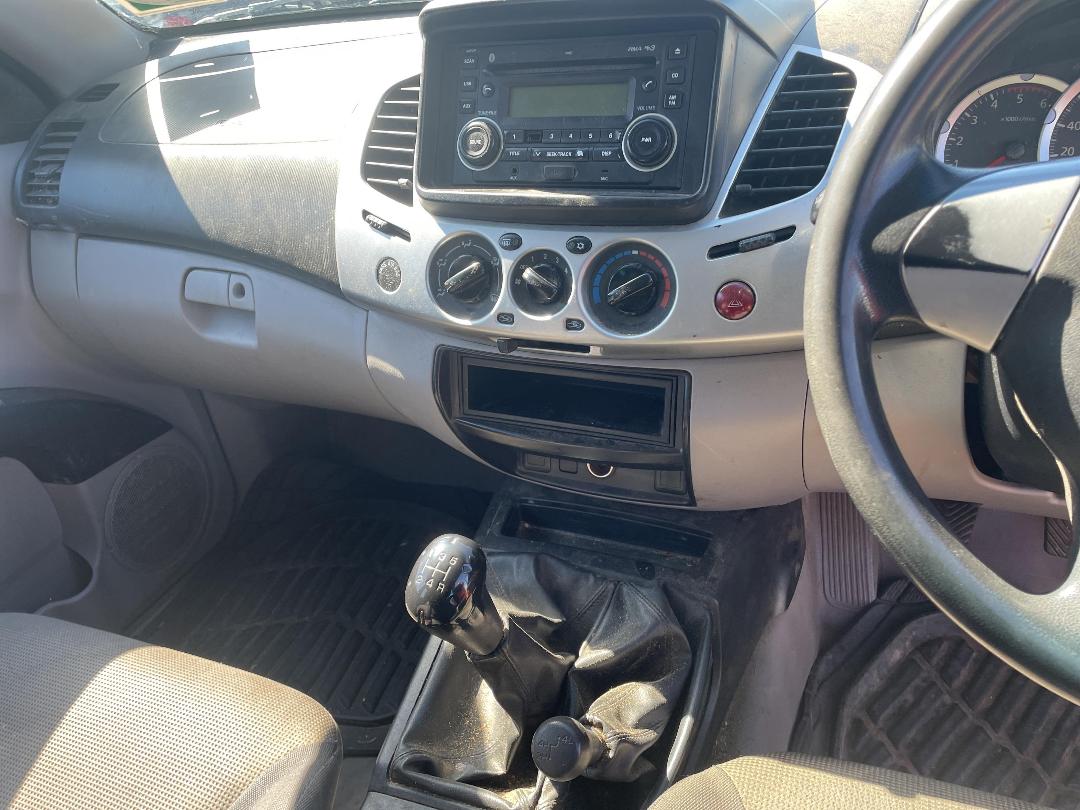 Photo '16' of Mitsubishi Triton D/CAB GLX