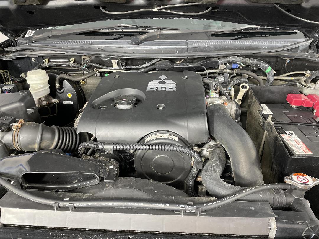 Photo '13' of Mitsubishi Triton