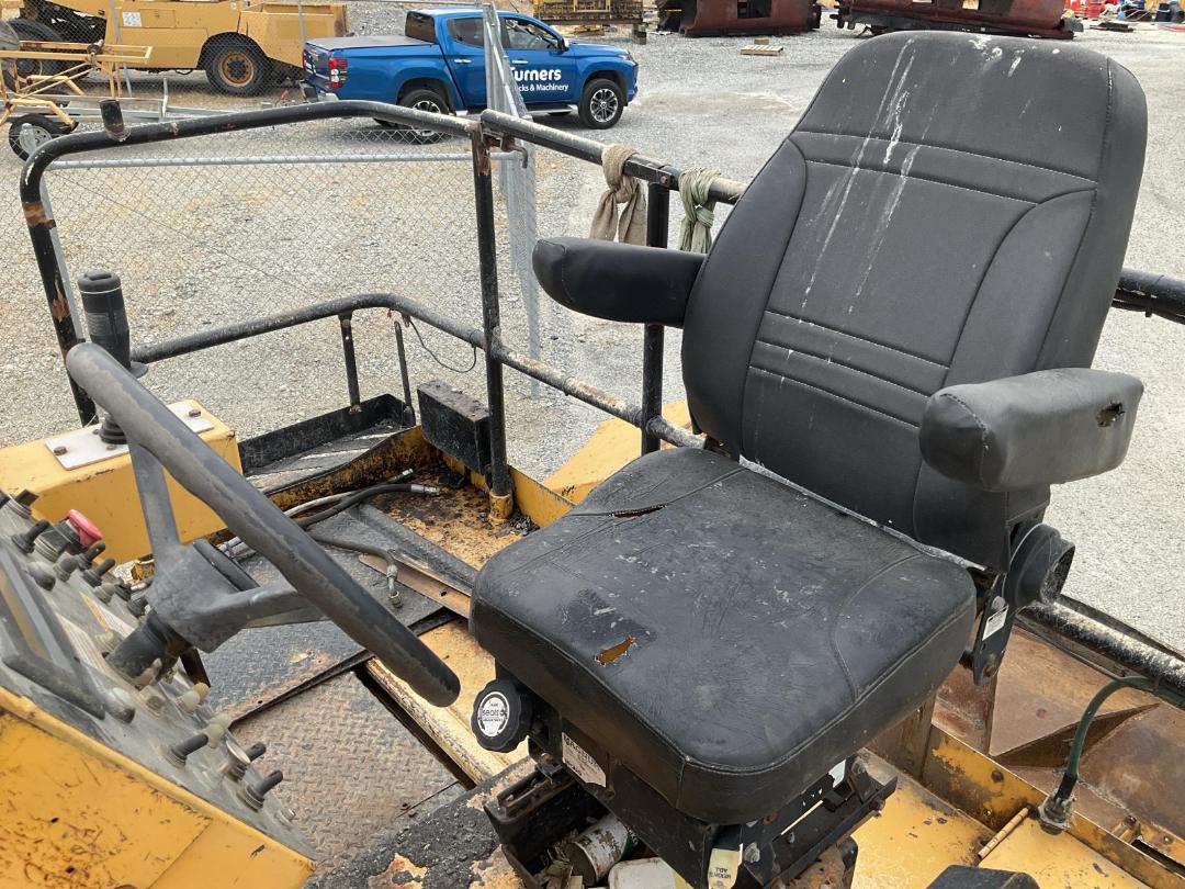 Photo '18' of Mobile Machine ETNYRE QUAD CHIP Other Machine Photo '18' of Mobile Machine ETNYRE QUAD CHIP Other Machine