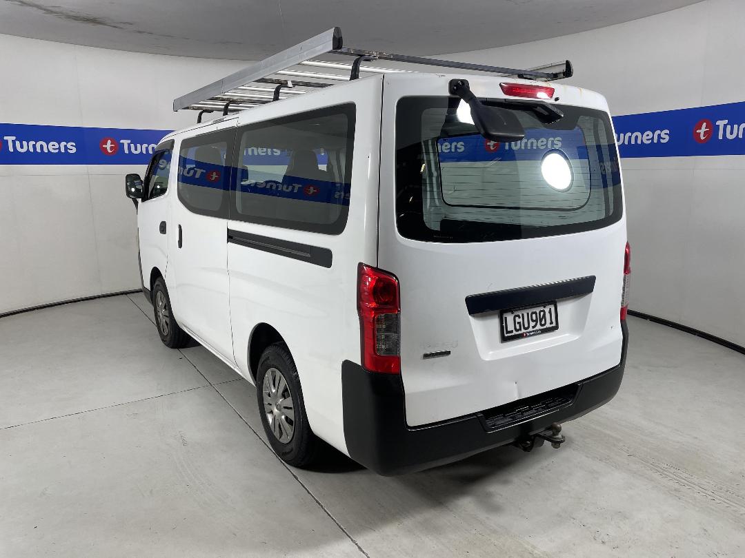 Photo '5' of Nissan Caravan