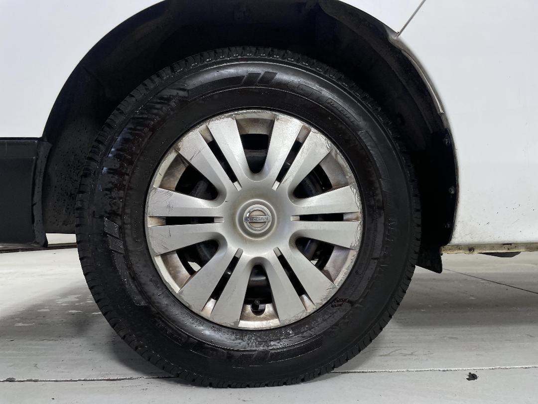 Photo '10' of Nissan Caravan