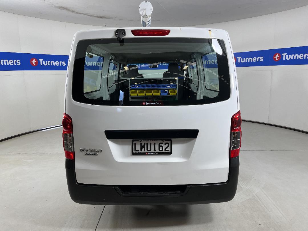 Photo '6' of Nissan Caravan