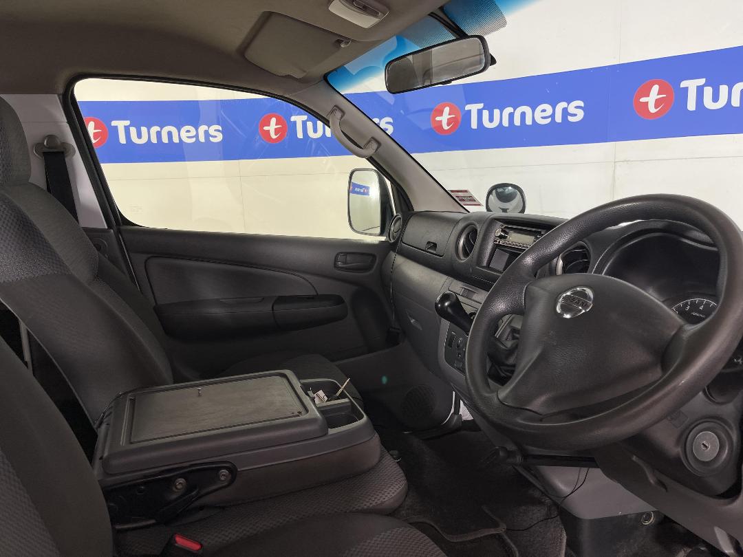 Photo '16' of Nissan Caravan