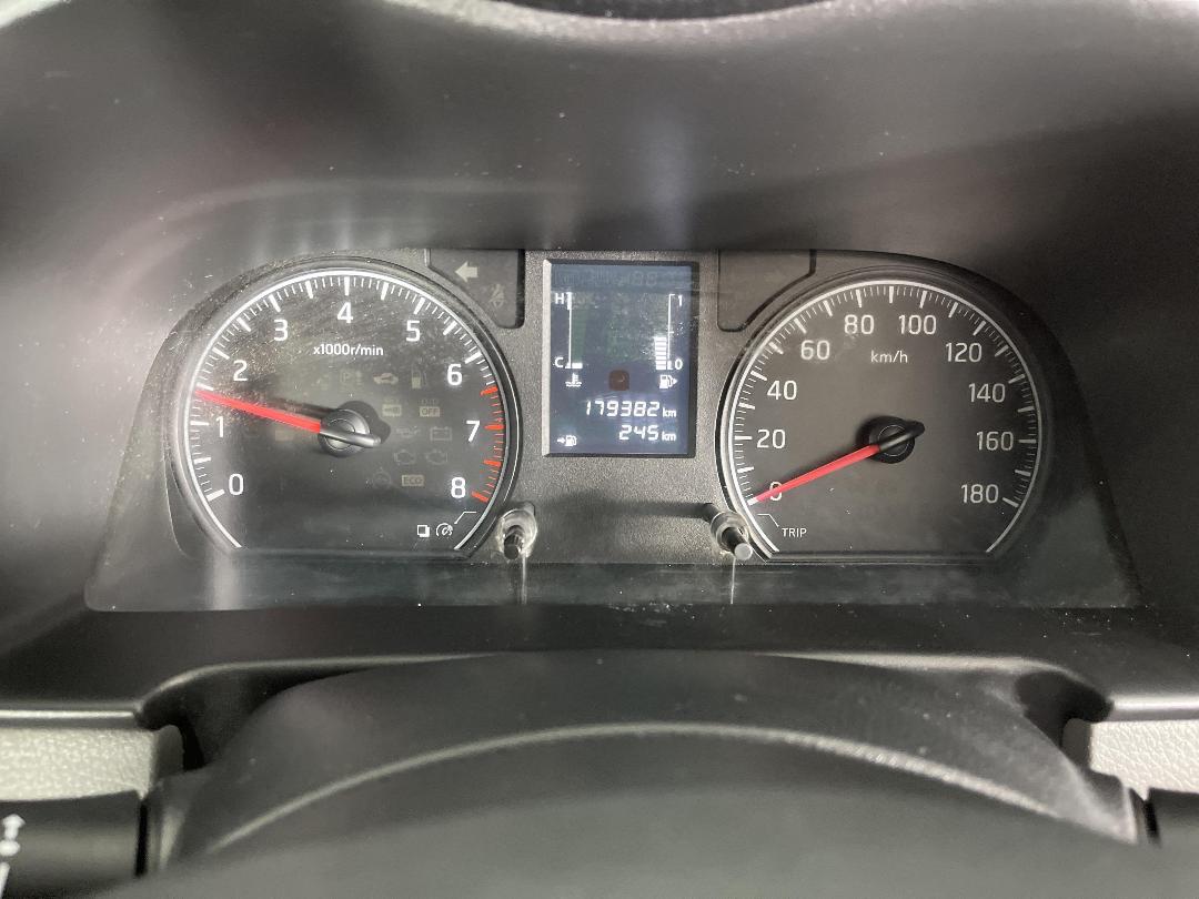 Photo '21' of Nissan Caravan