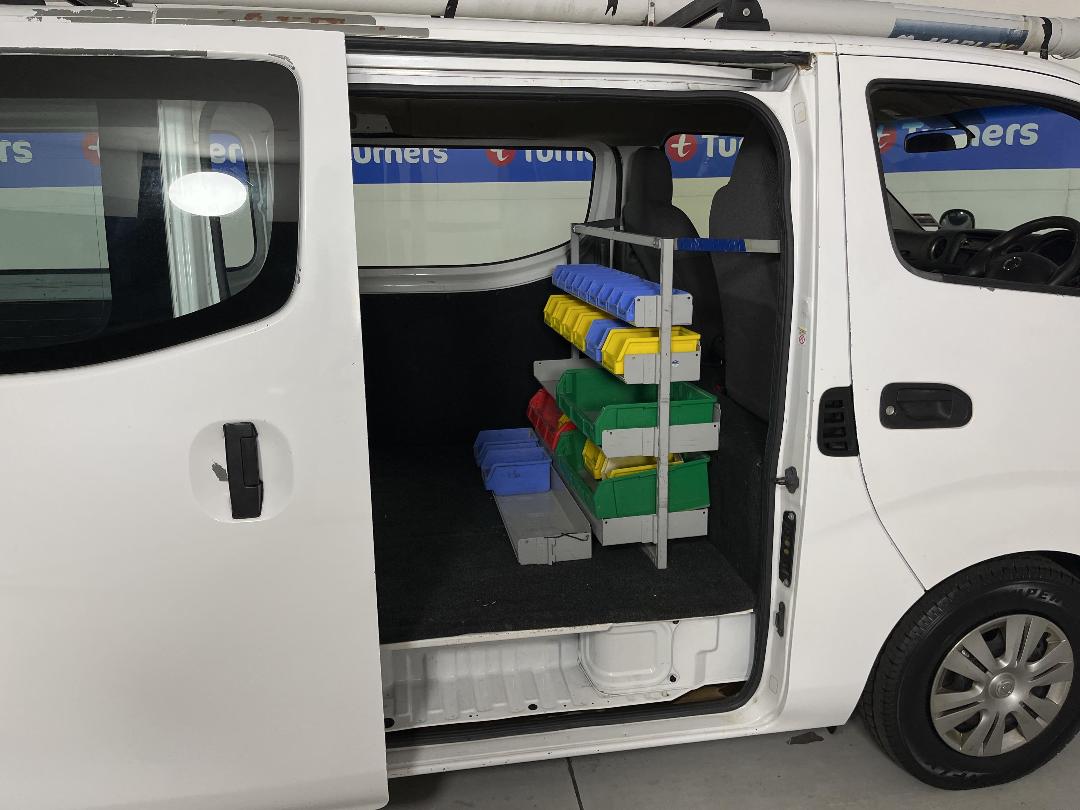 Photo '19' of Nissan Caravan