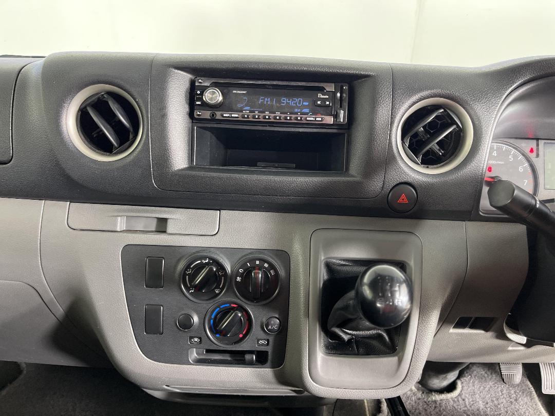 Photo '18' of Nissan Caravan