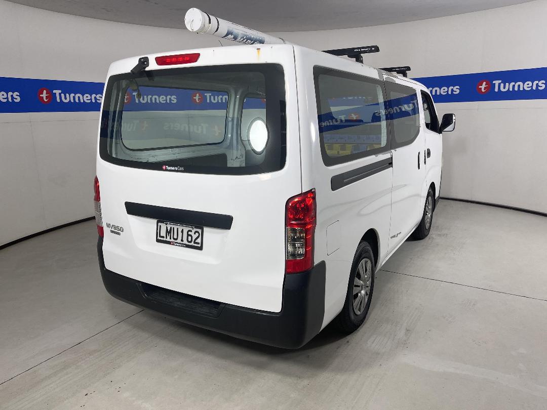 Photo '7' of Nissan Caravan