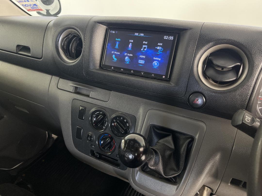 Photo '17' of Nissan Caravan Photo '17' of Nissan Caravan