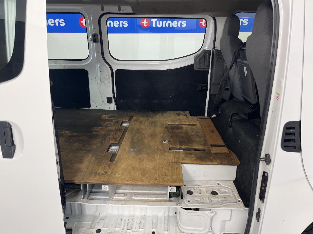 Photo '25' of Nissan Caravan Photo '25' of Nissan Caravan