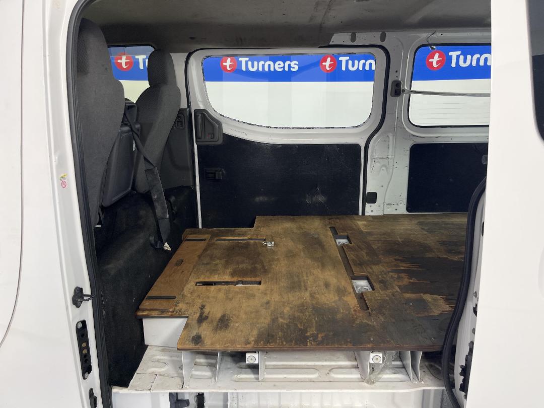 Photo '27' of Nissan Caravan Photo '27' of Nissan Caravan