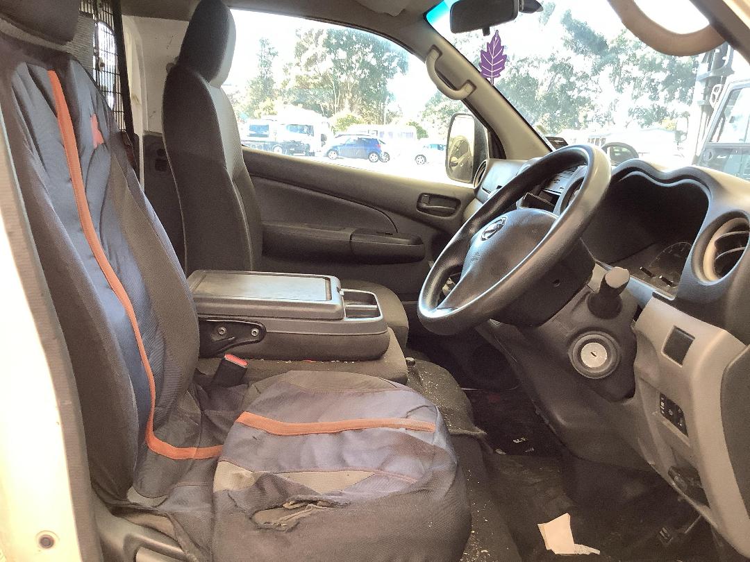 Photo '10' of Nissan Caravan NV350 Photo '10' of Nissan Caravan NV350