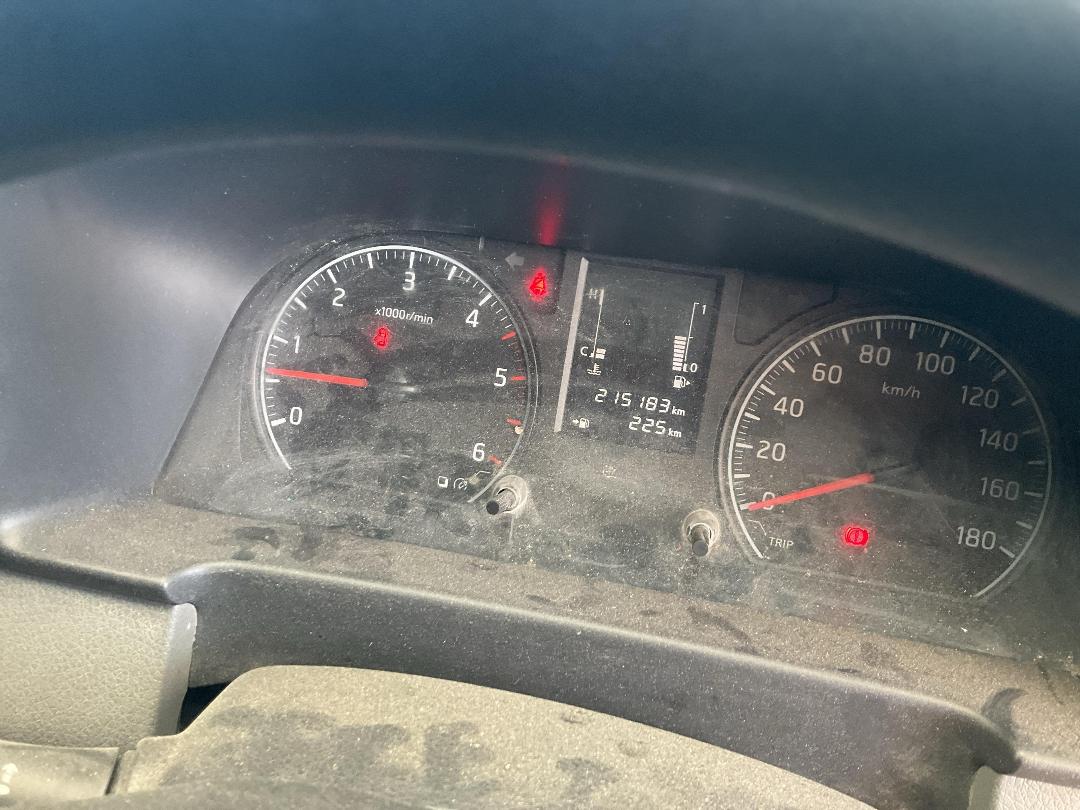 Photo '6' of Nissan Caravan