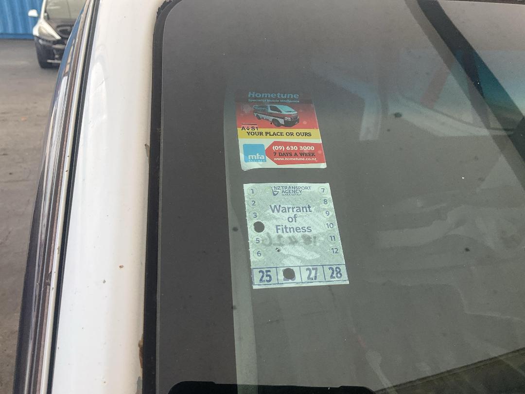 Photo '9' of Nissan Caravan