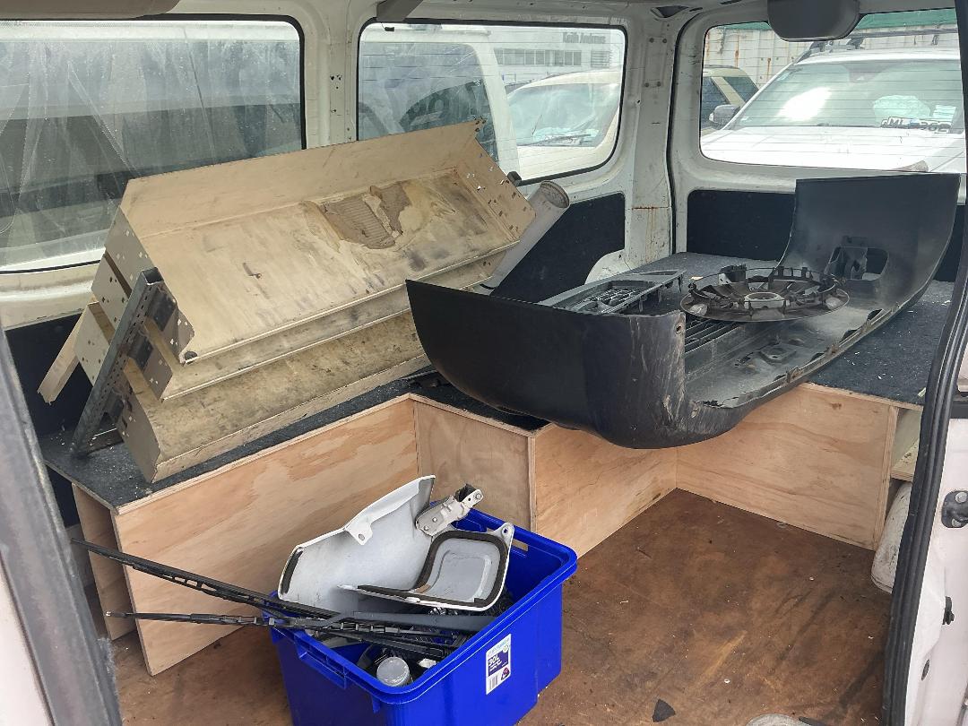 Photo '14' of Nissan Caravan