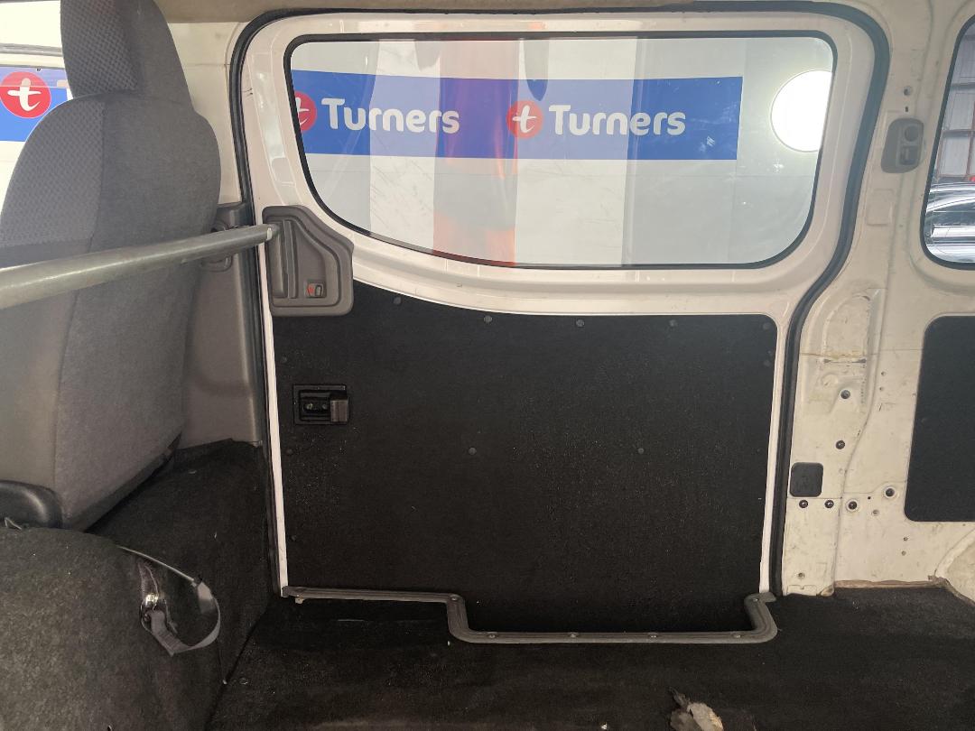 Photo '19' of Nissan Caravan Photo '19' of Nissan Caravan