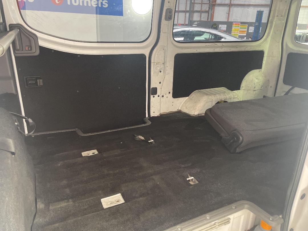 Photo '20' of Nissan Caravan Photo '20' of Nissan Caravan