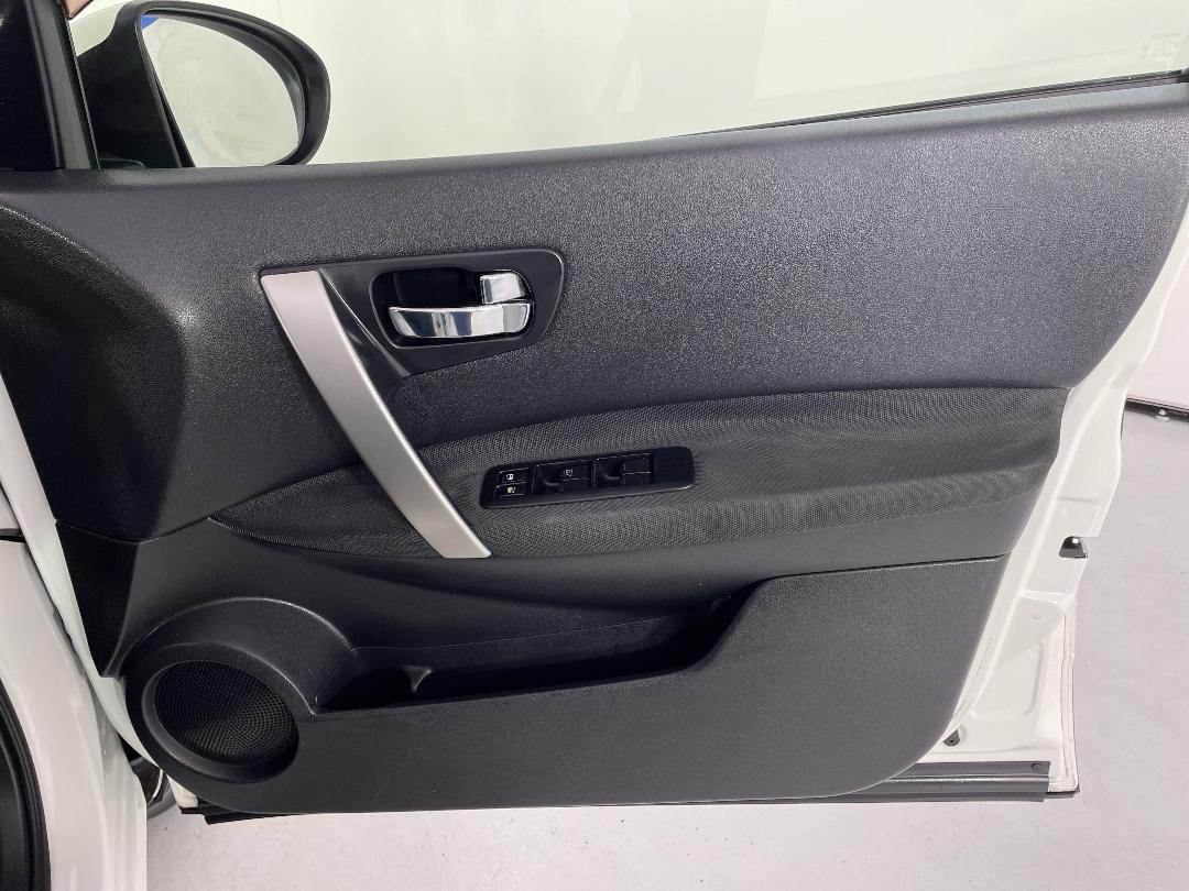 Photo '15' of Nissan Dualis