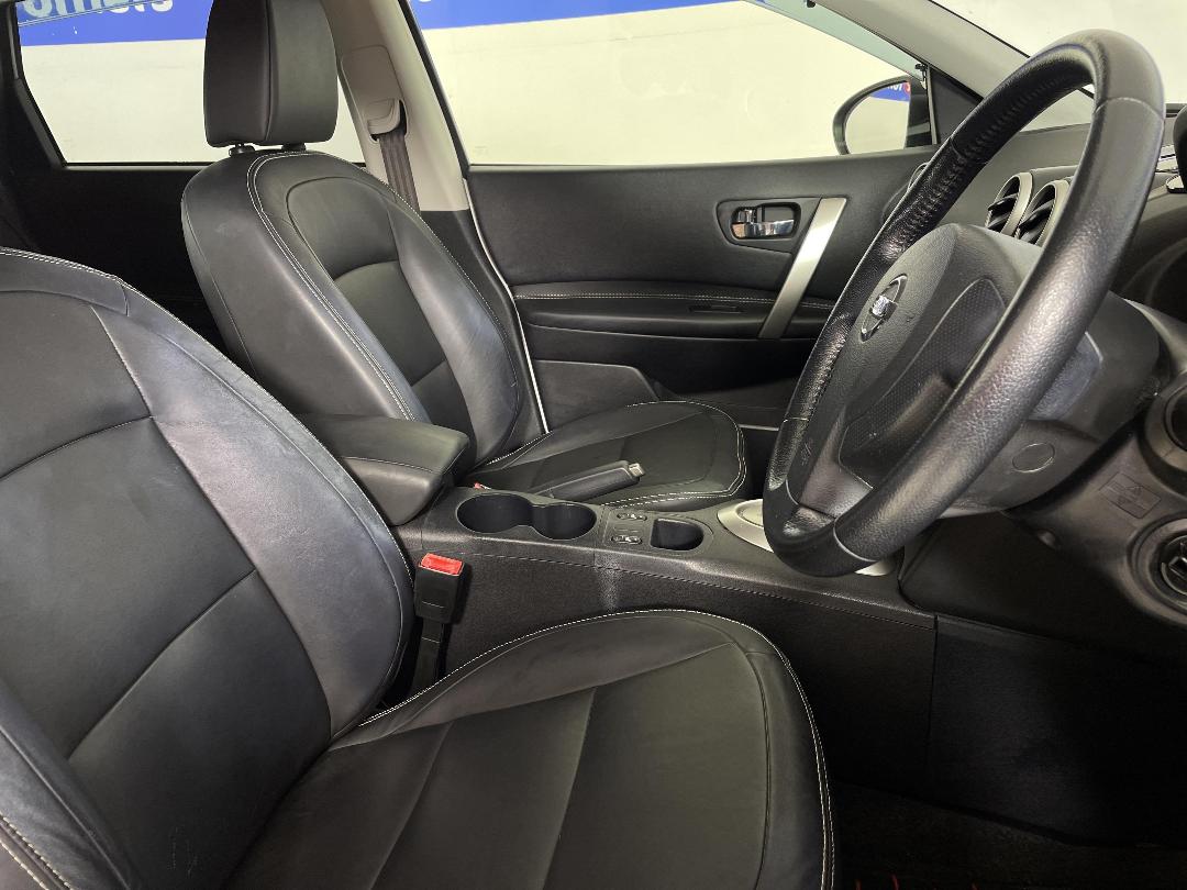 Photo '16' of Nissan Dualis