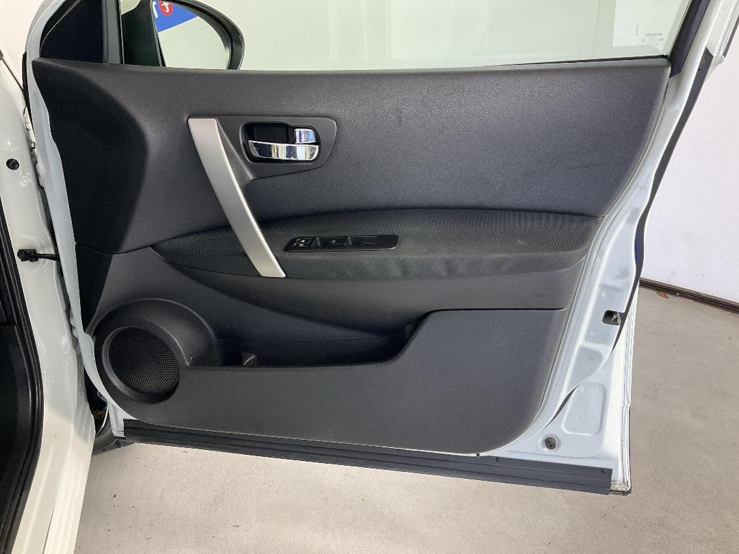 Photo '15' of Nissan Dualis