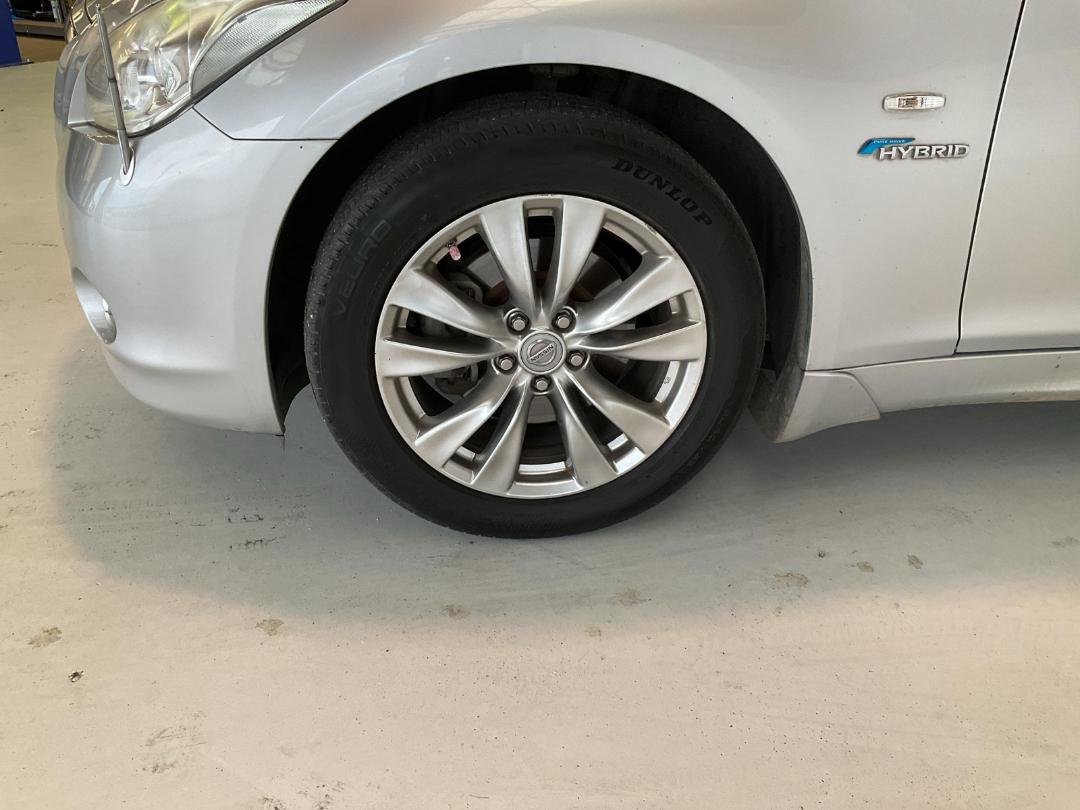 Photo '10' of Nissan Fuga