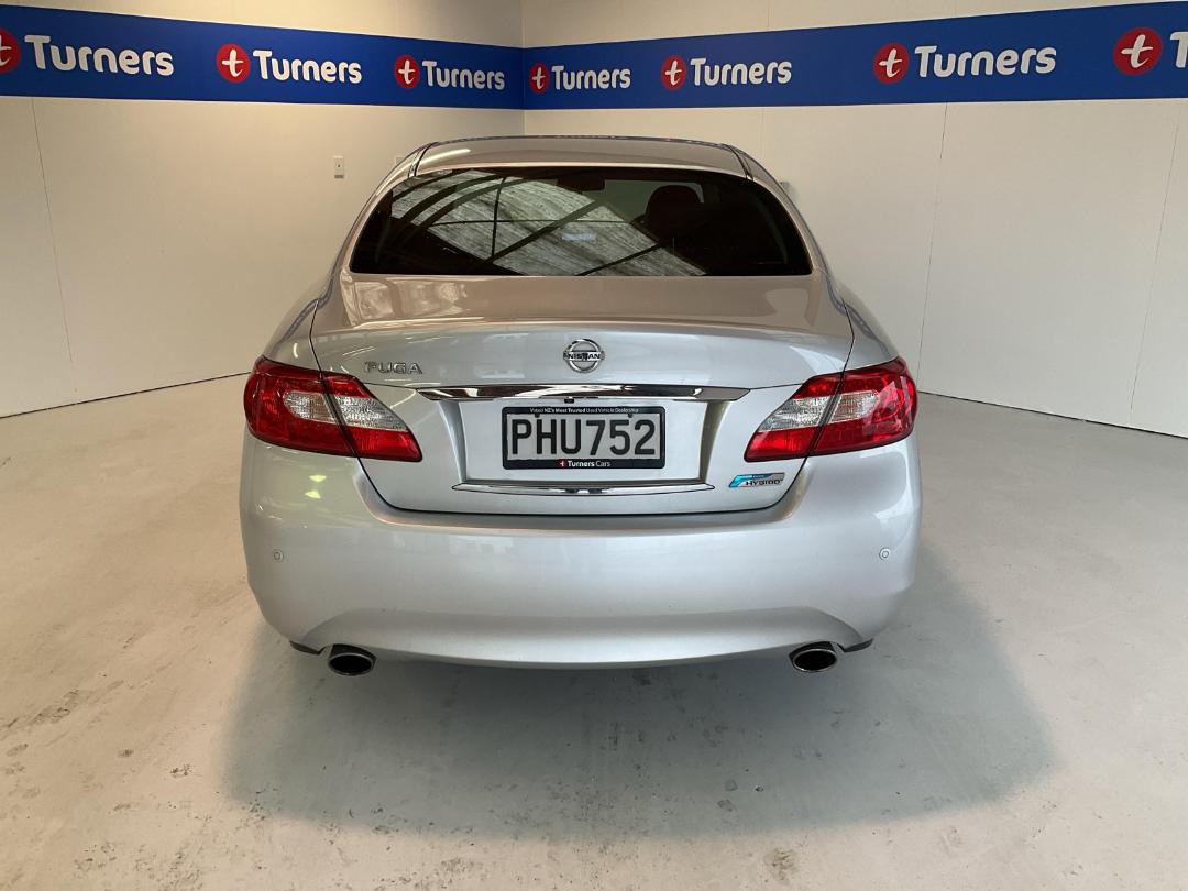 Photo '6' of Nissan Fuga