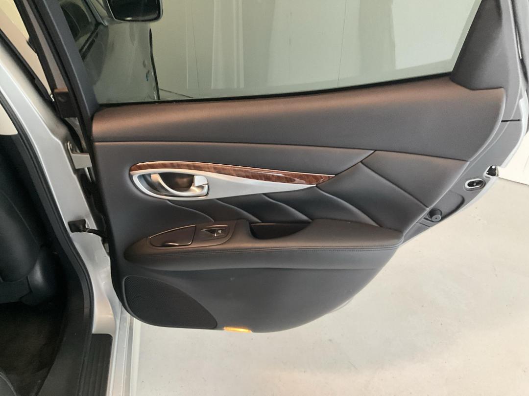 Photo '19' of Nissan Fuga