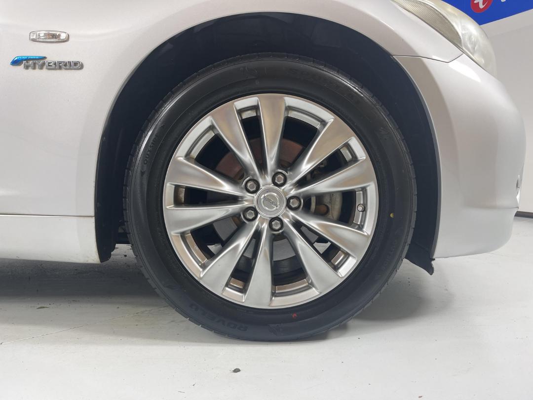 Photo '9' of Nissan Fuga