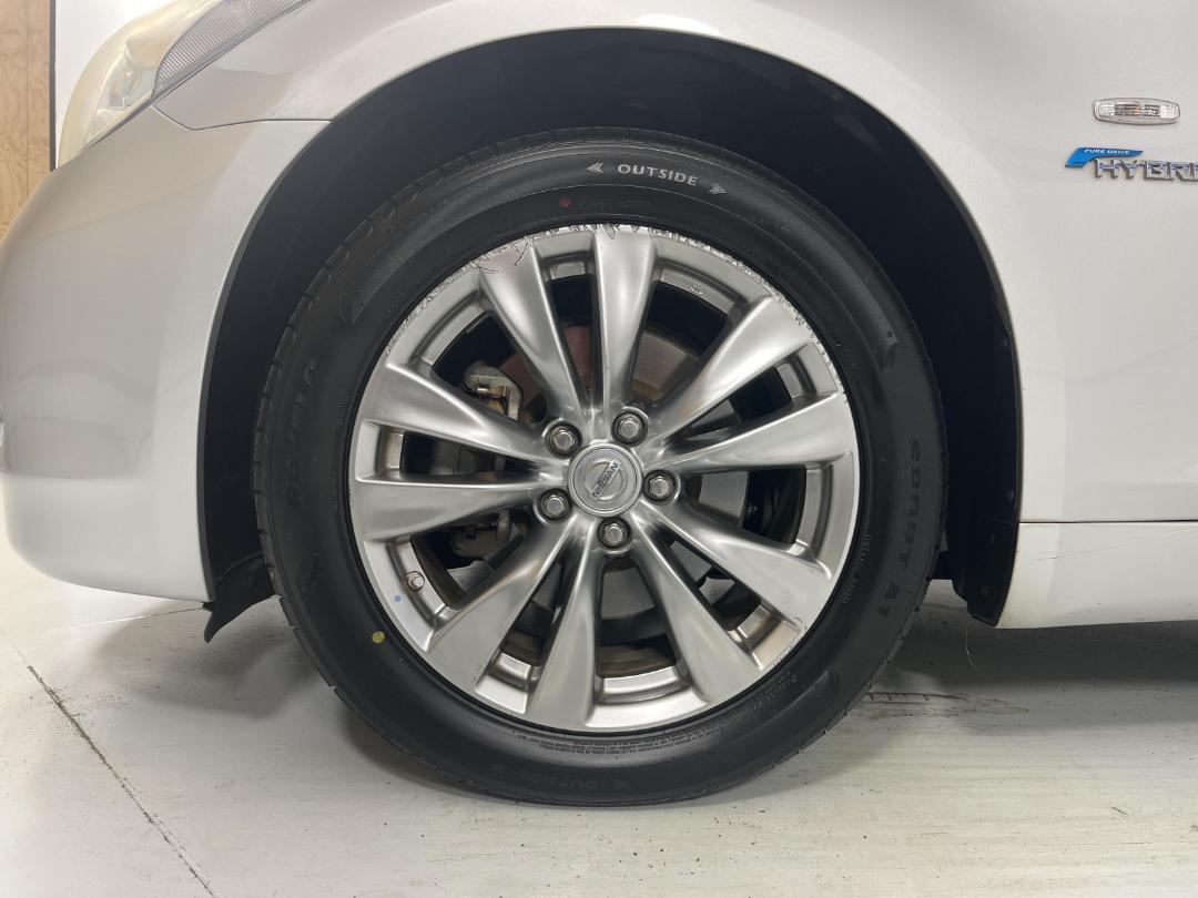 Photo '10' of Nissan Fuga