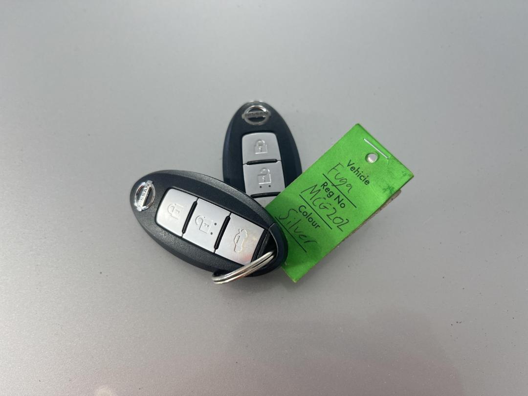 Photo '22' of Nissan Fuga