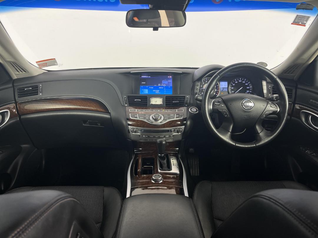 Photo '17' of Nissan Fuga