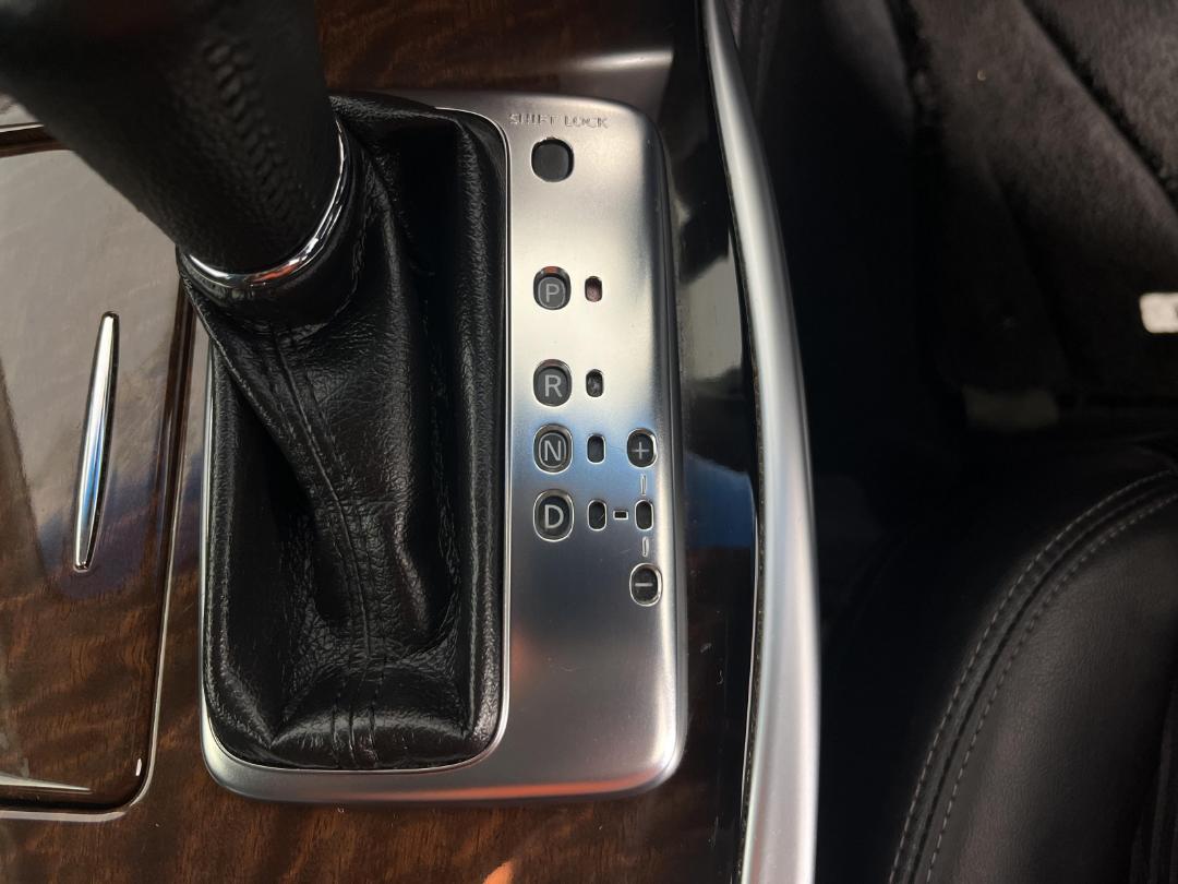 Photo '28' of Nissan Fuga