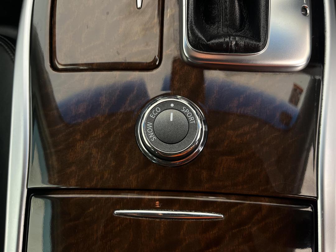 Photo '29' of Nissan Fuga