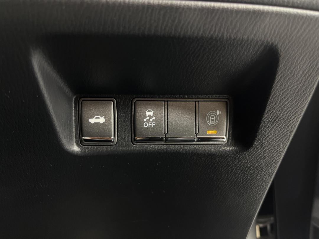 Photo '33' of Nissan Fuga