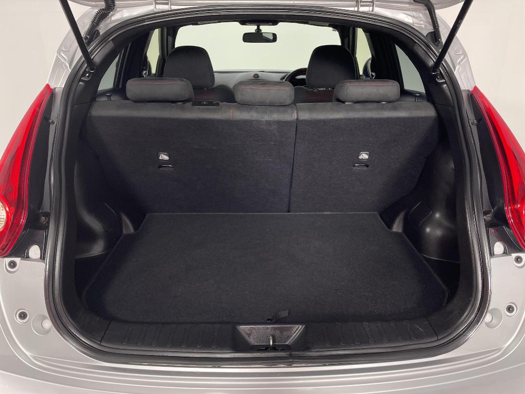 Photo '14' of Nissan Juke Photo '14' of Nissan Juke