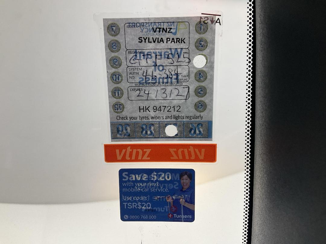 Photo '23' of Nissan Juke