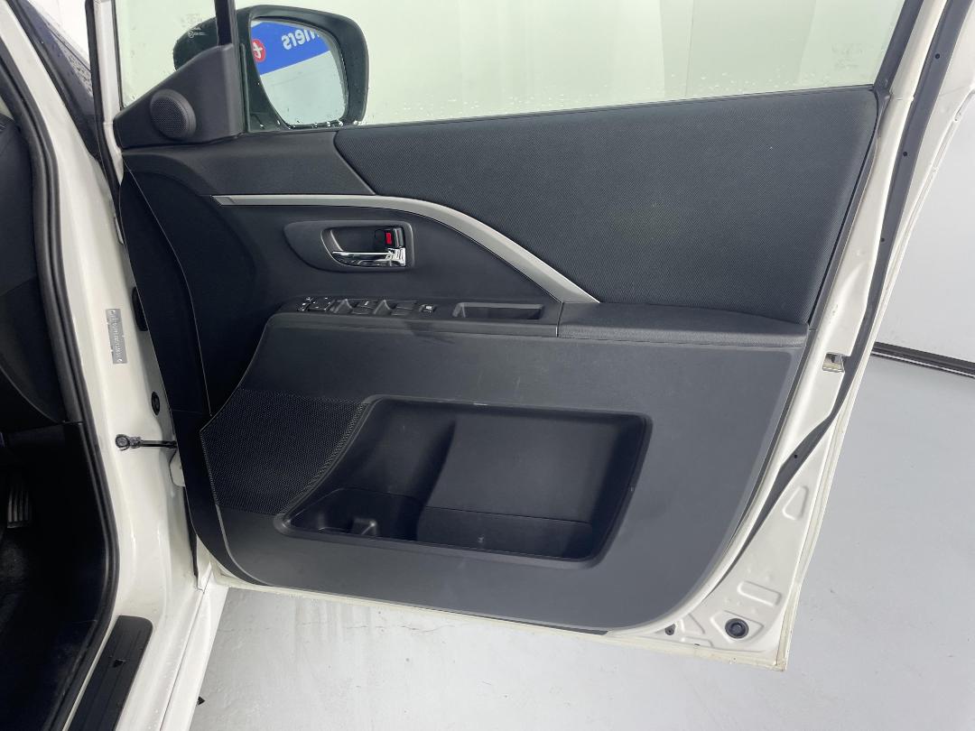 Photo '15' of Nissan Lafesta