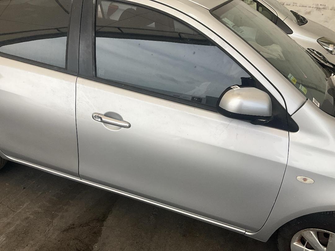 Photo '3' of Nissan Latio