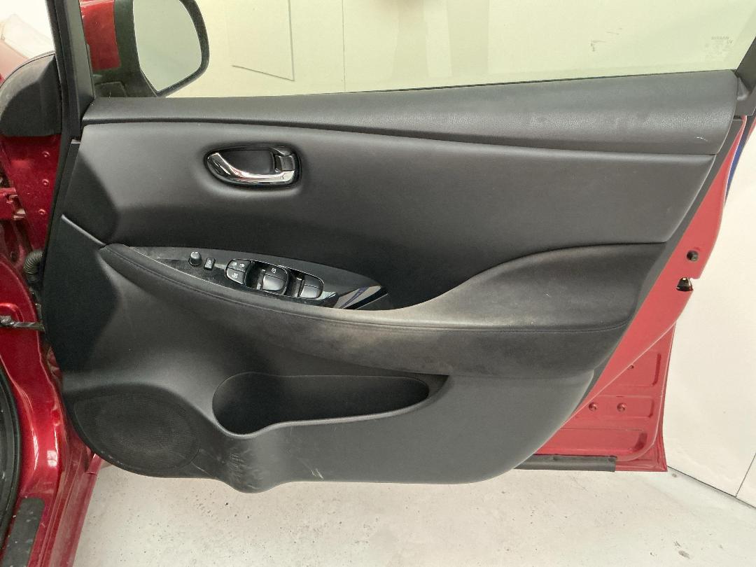 Photo '9' of Nissan Leaf Photo '9' of Nissan Leaf