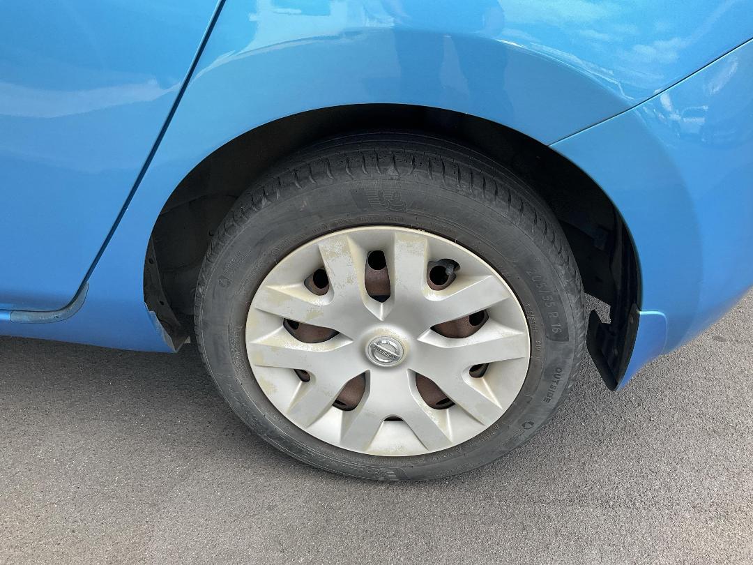 Photo '11' of Nissan Leaf