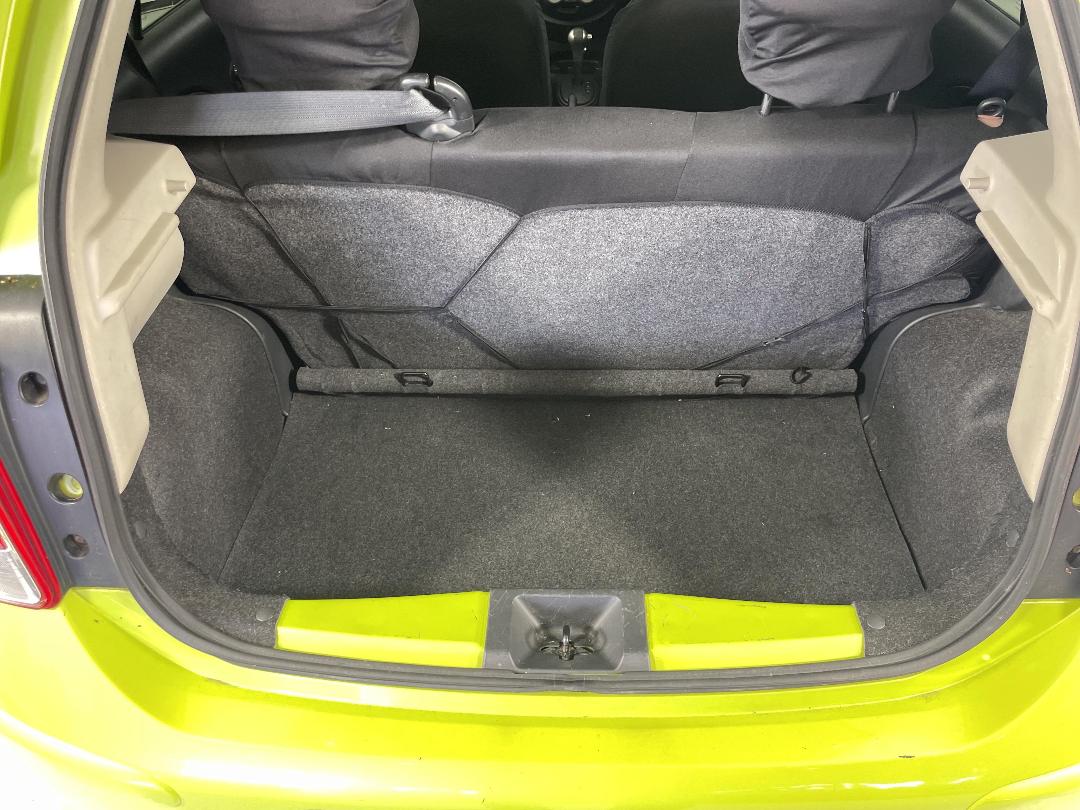 Photo '12' of Nissan March