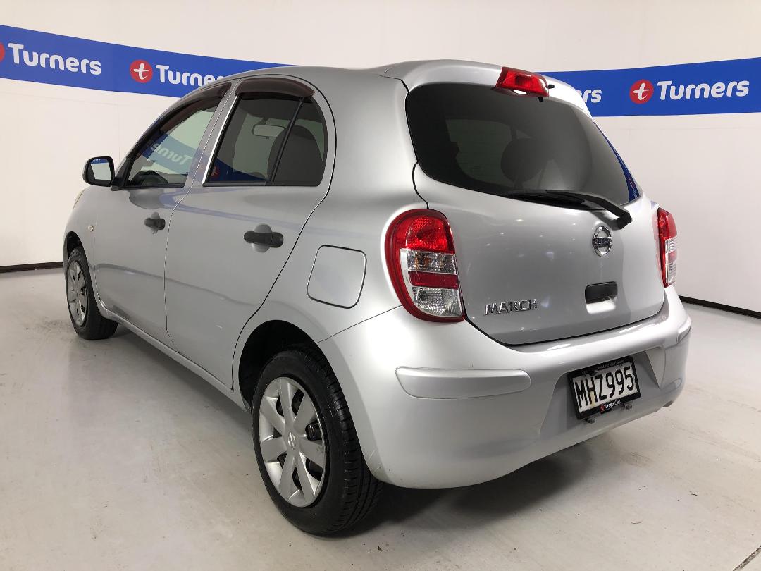 Photo '5' of Nissan March