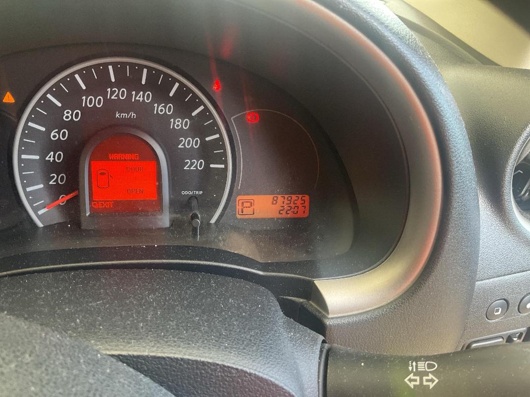 Photo '8' of Nissan Micra ST