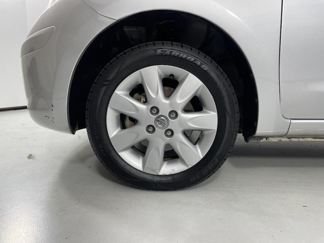 Photo '10' of Nissan Micra